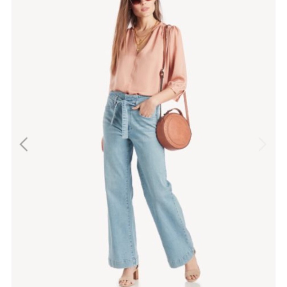 Vince Camuto High Rise Wide Leg Jeans size 28/6